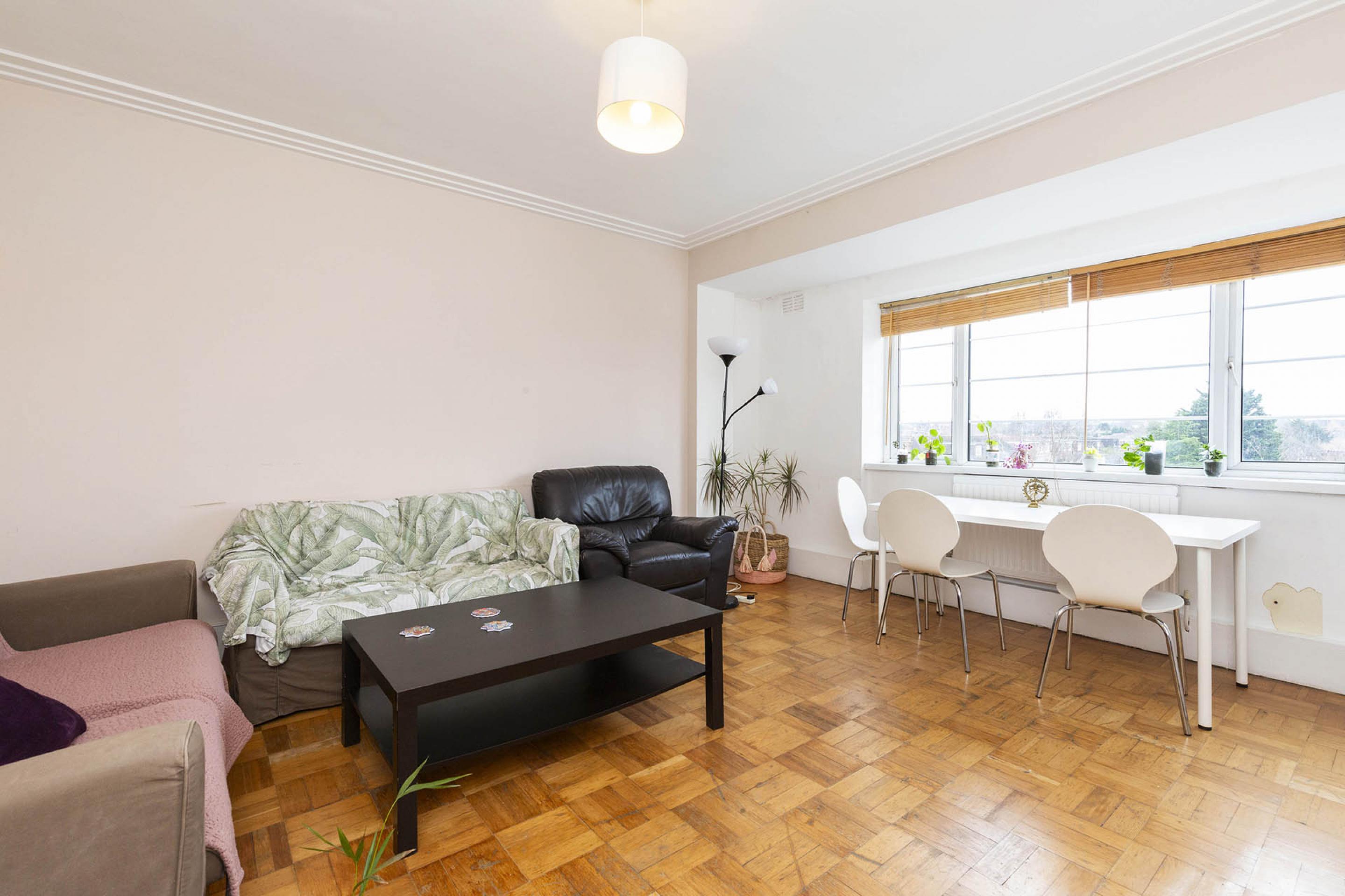 			3 Bedroom, 1 bath, 1 reception Apartment			 Clarendon road, Notting Hill, W11 W11